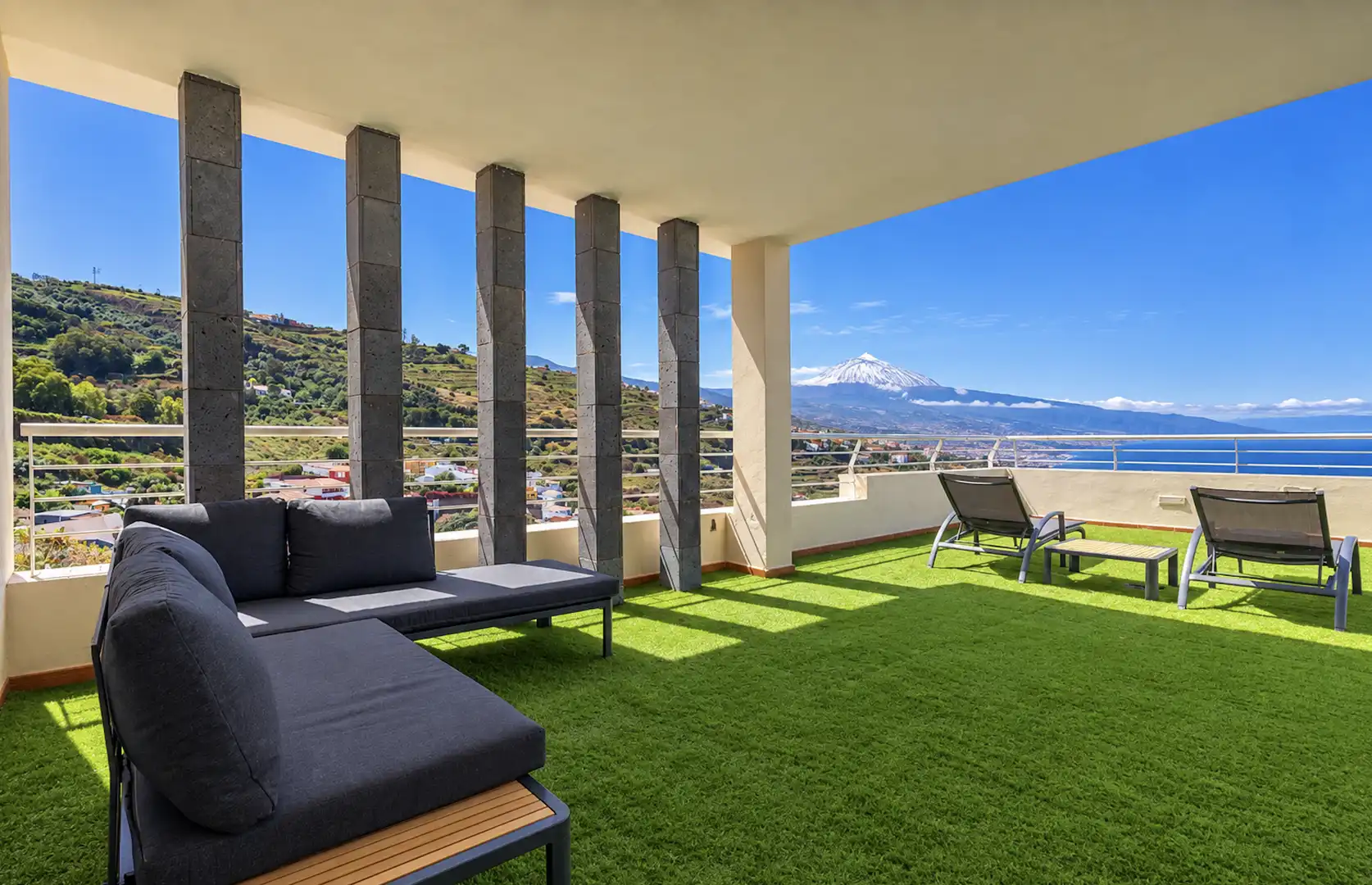 Chalet con piscina en venta en C. Aceviño, 6, imagen 4