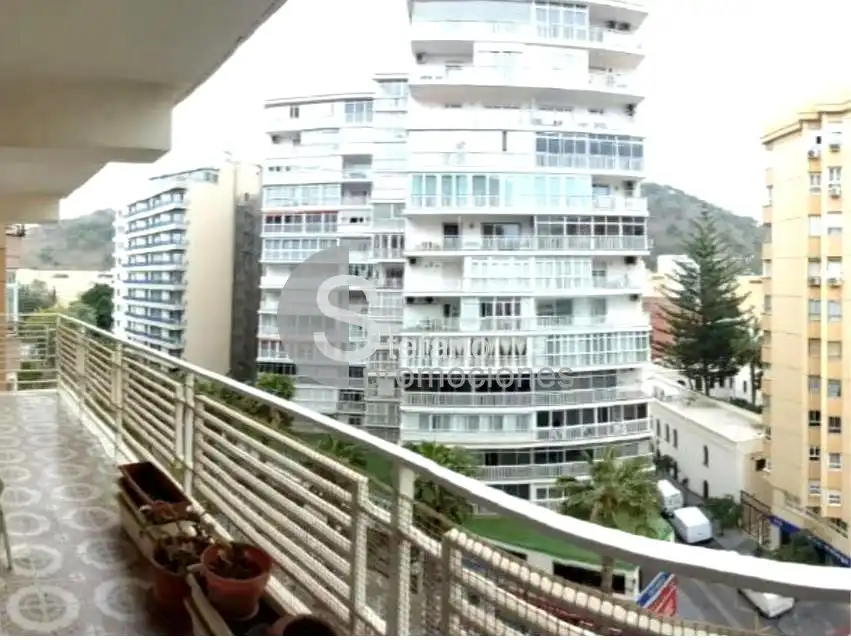 Vista exterior de Piso en venta en Marbella con Parquet y Terraza