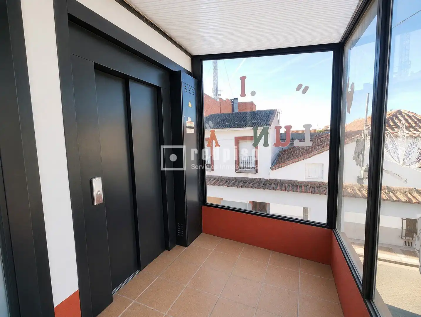 Local comercial en venta en de Calderón de la Barca, imagen 2