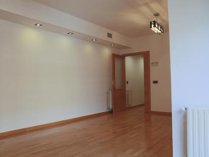 Flat to rent in  Madrid Capital  with Air Conditioner, Heating and Storage room