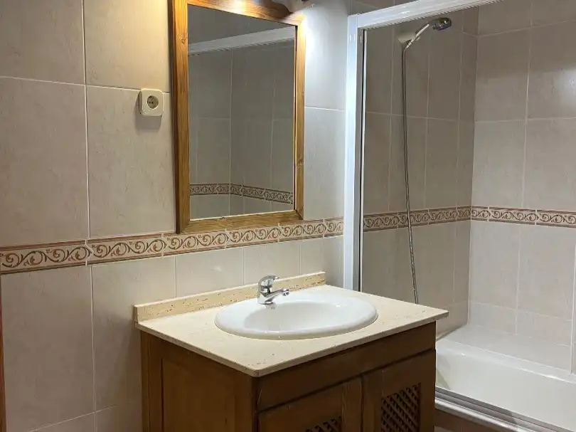 Bany de Casa o xalet en venda en Miraflores de la Sierra amb Terrassa