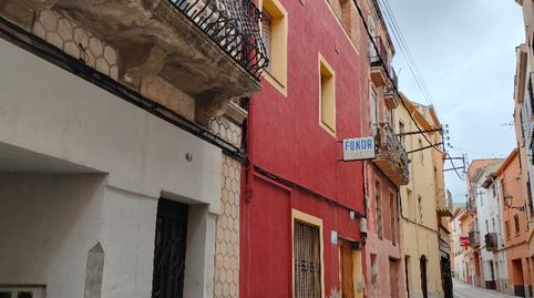 CASA DE PUEBLO: ENCANTO Y VERSATILIDAD
