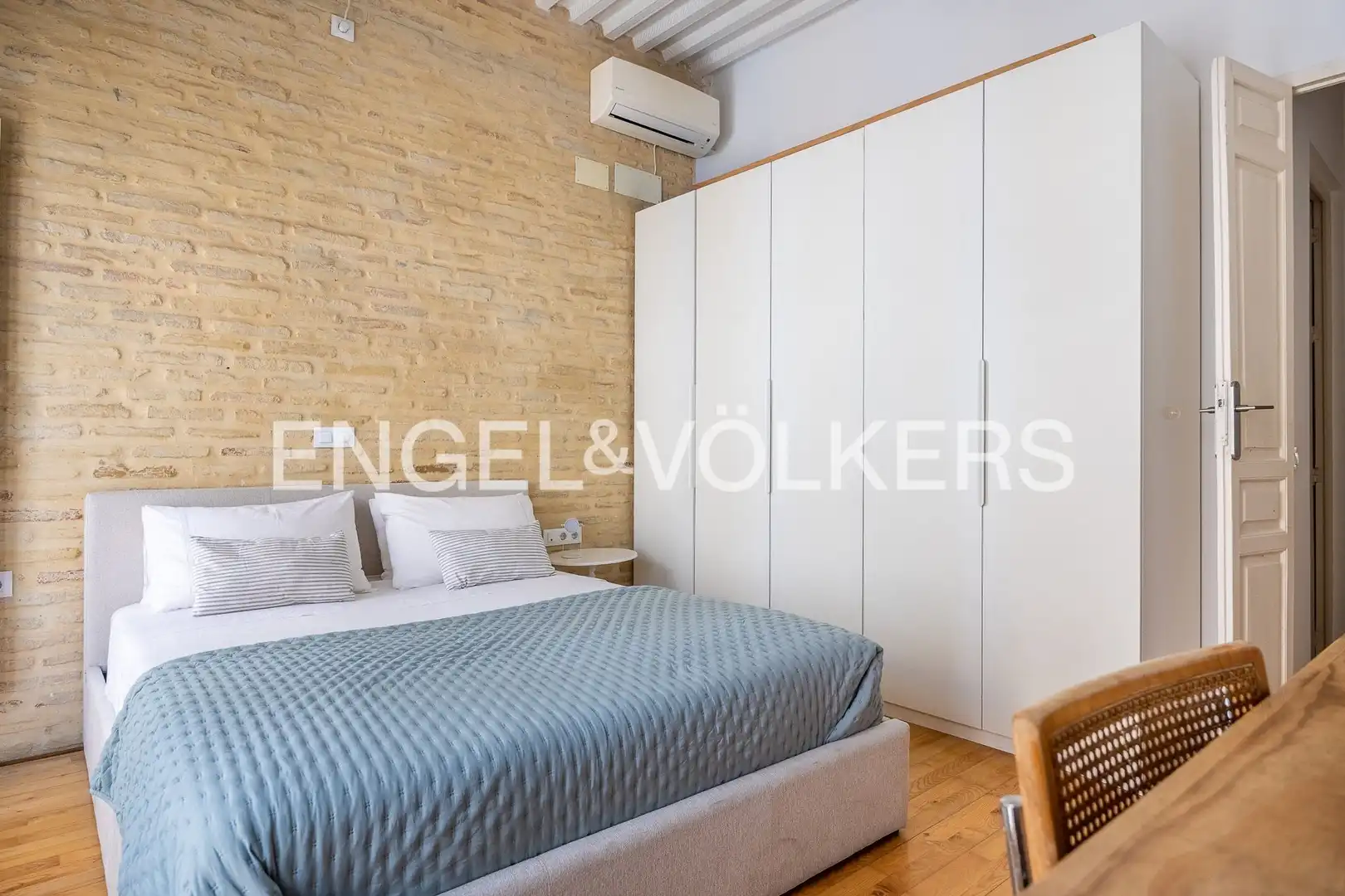 Habitación de Casa o chalet en venta en Sevilla con Aire acondicionado, Calefacción y Jardín privado
