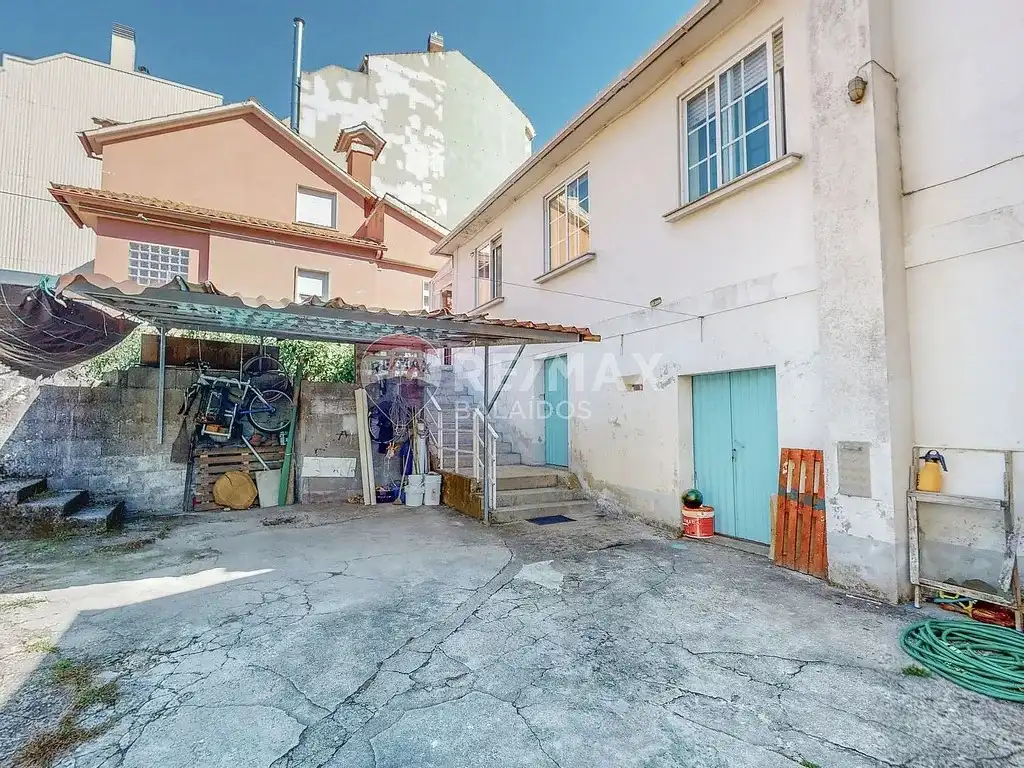 Vista exterior de Casa o xalet en venda en Cangas  amb Calefacció, Jardí privat i Parquet