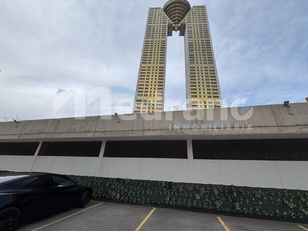 Vista exterior de Garatge en venda en Benidorm