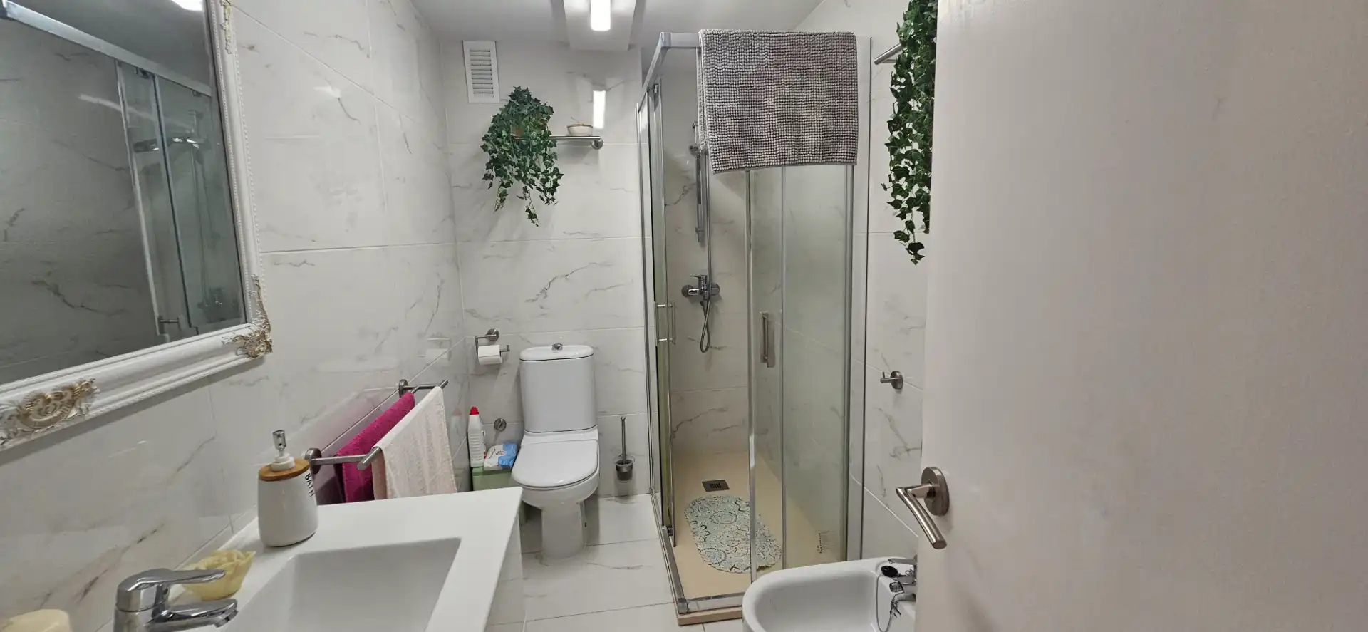 Bathroom of Flat for rent in Ferrol  with Furnished