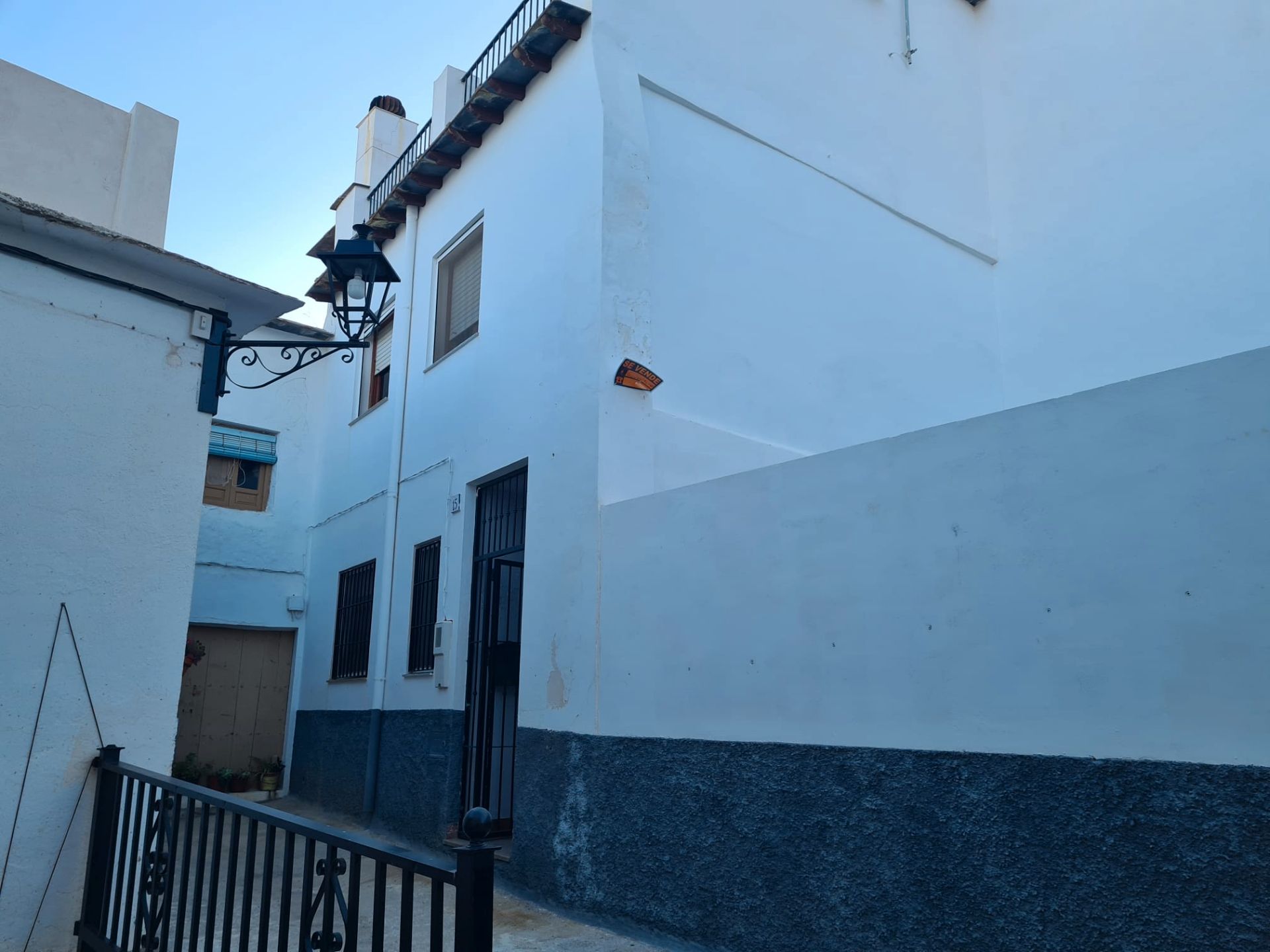 Vista exterior de Casa o xalet en venda en Alpujarra de la Sierra amb Jardí privat, Terrassa i Moblat