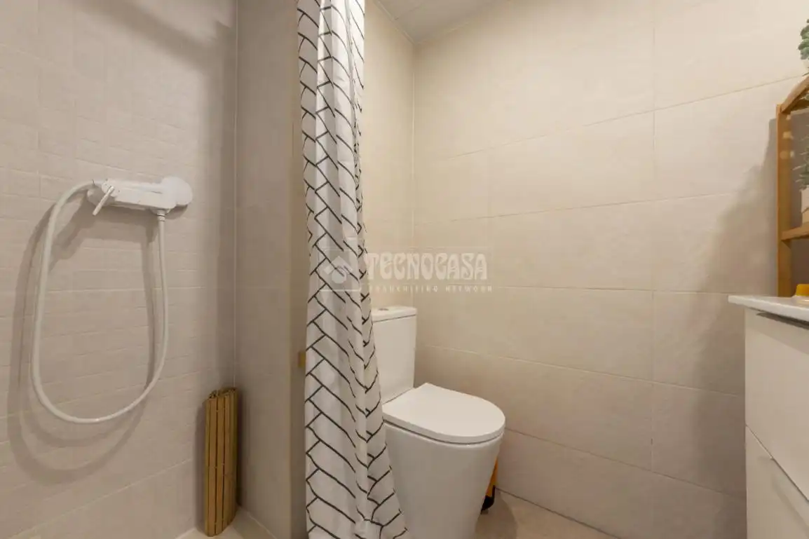 Baño de Piso en venta en Vila-seca con Aire acondicionado, Terraza y Balcón
