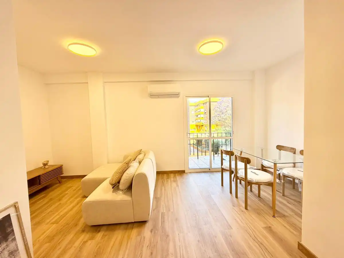 Sala d'estar de Apartament en venda en Benalmádena amb Aire condicionat, Calefacció i Piscina