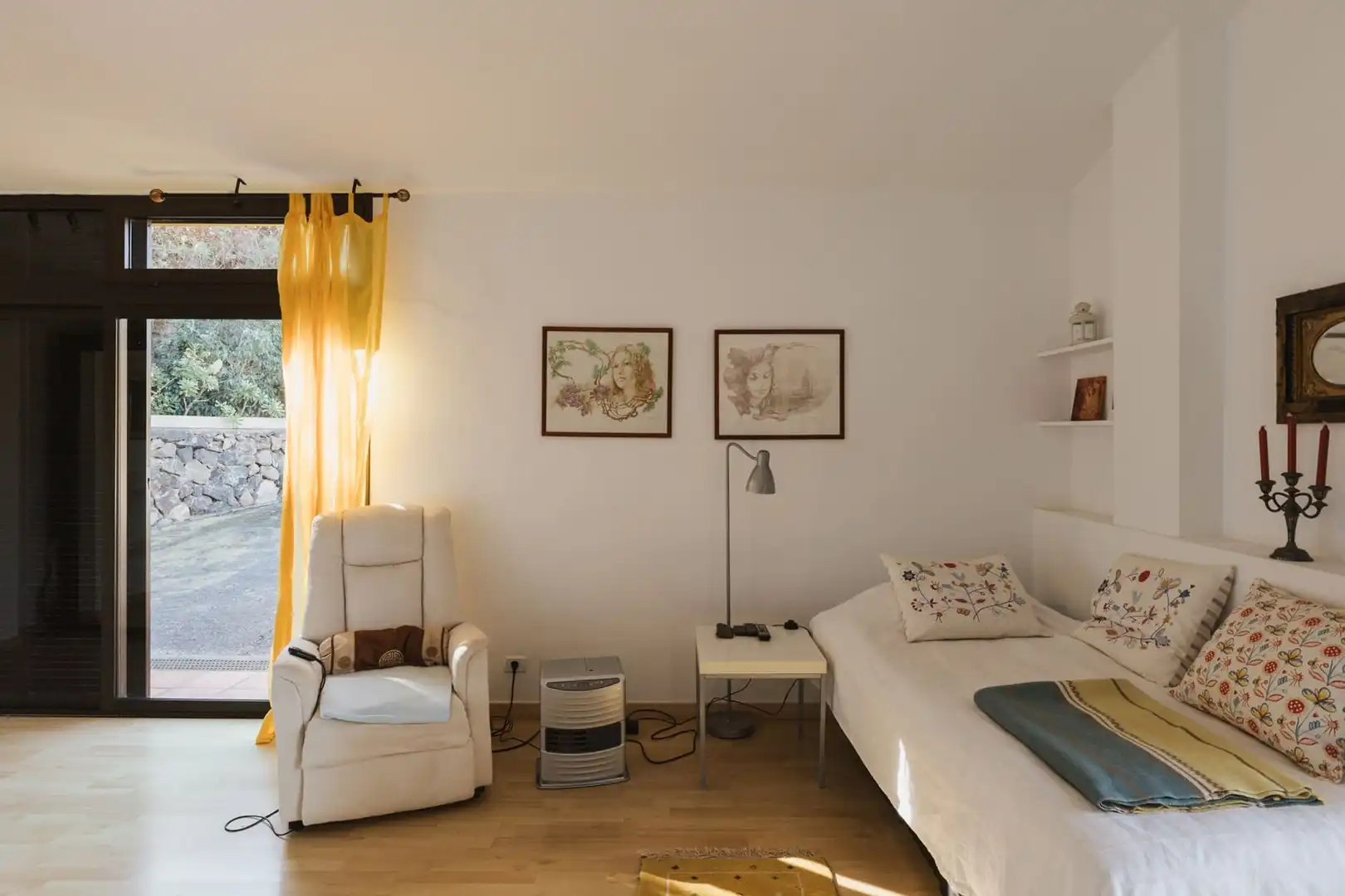 Dormitori de Casa o xalet en venda en San Juan de la Rambla amb Jardí privat, Parquet i Terrassa