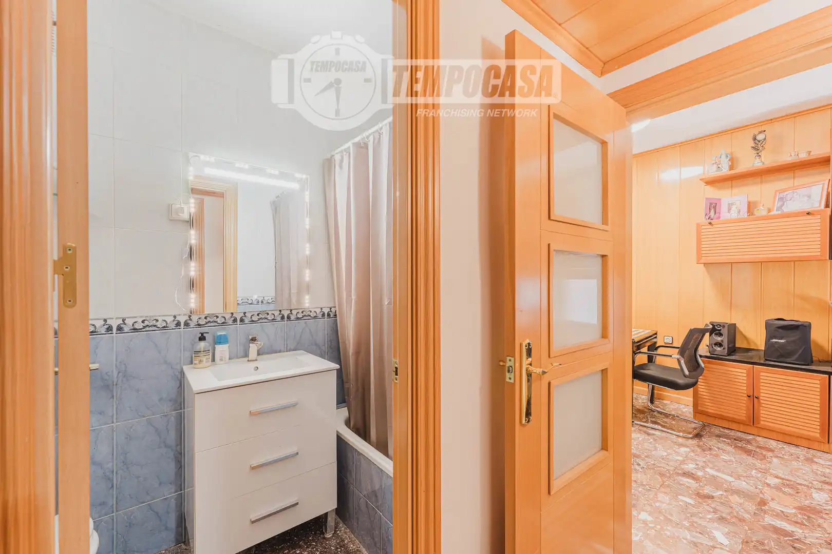 Bathroom of Flat for sale in Barcelona  with Air Conditioner, Heating and Balcony