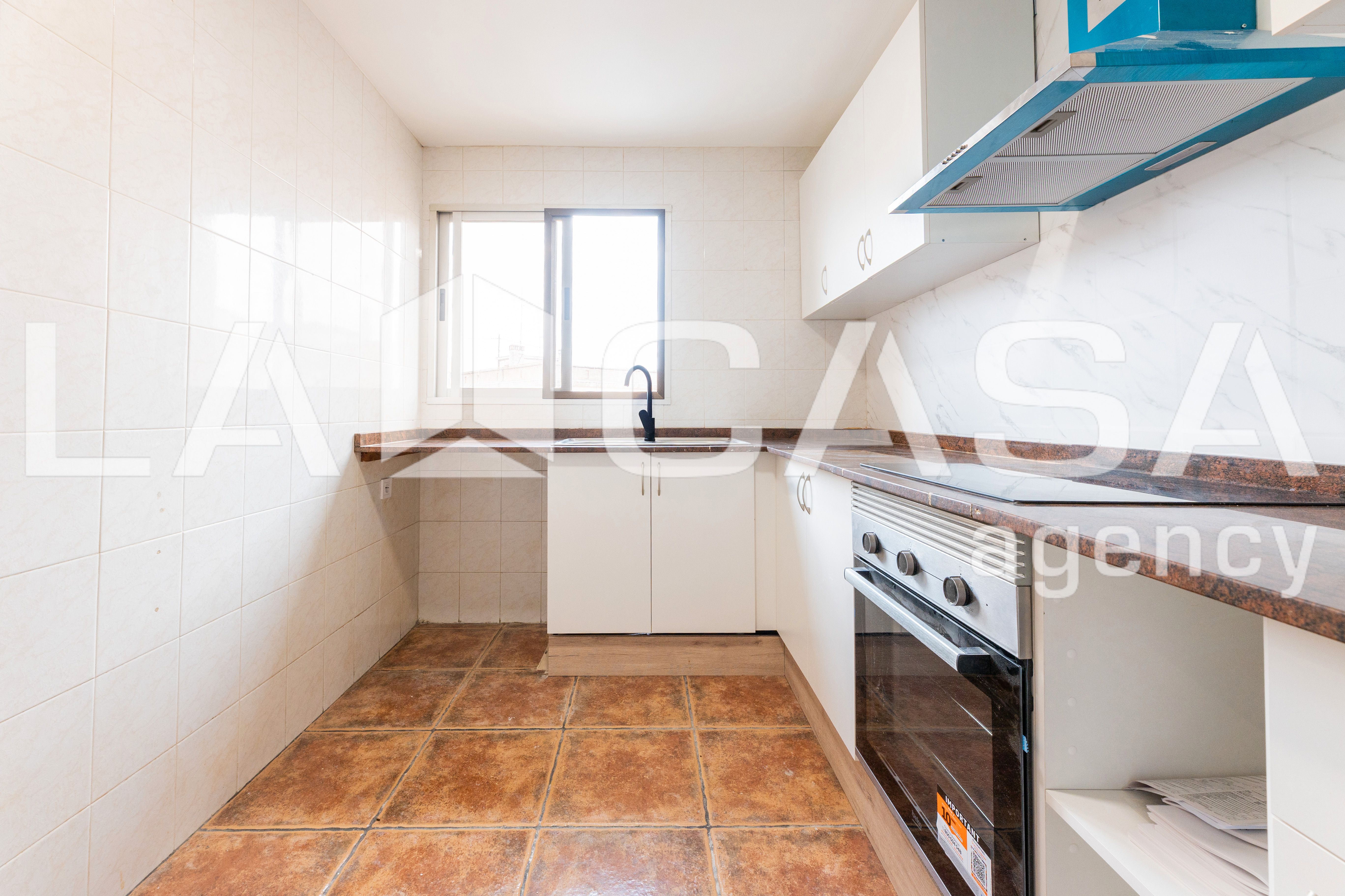 Kitchen of Flat for sale in  Valencia Capital