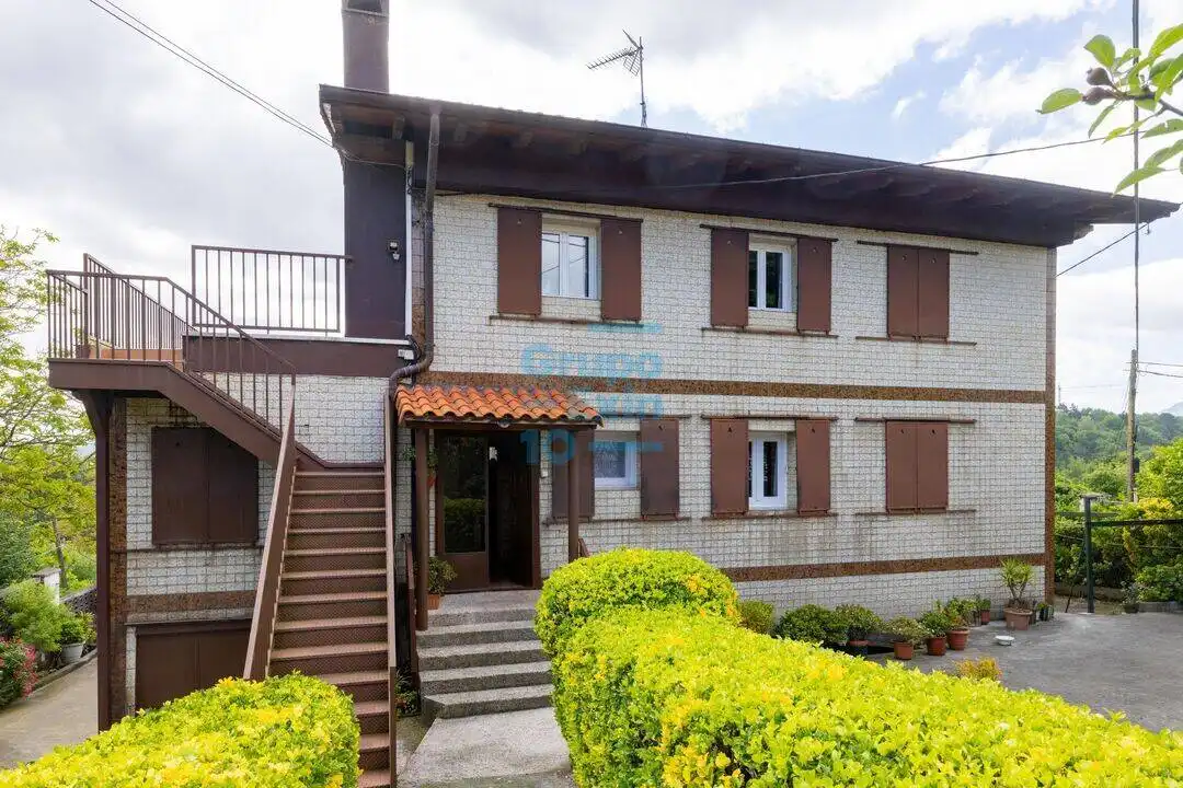 Vista exterior de Casa o chalet en venta en Donostia - San Sebastián  con Calefacción, Jardín privado y Terraza