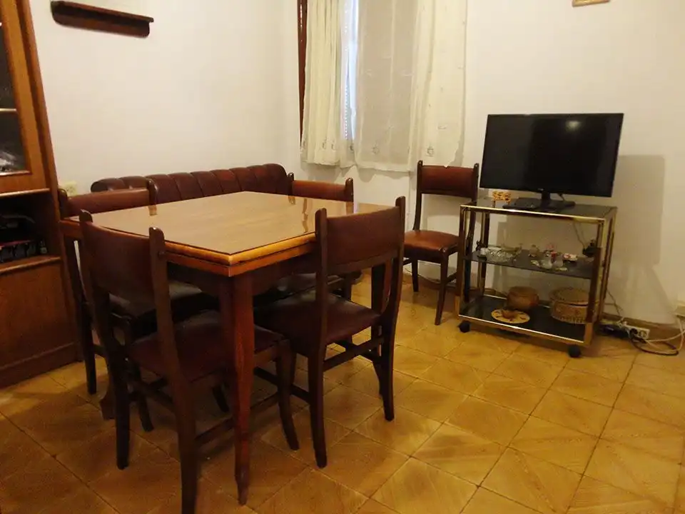 Esszimmer von Einfamilien-Reihenhaus zum Verkauf in Salas de los Infantes mit Heizung und Privatgarten