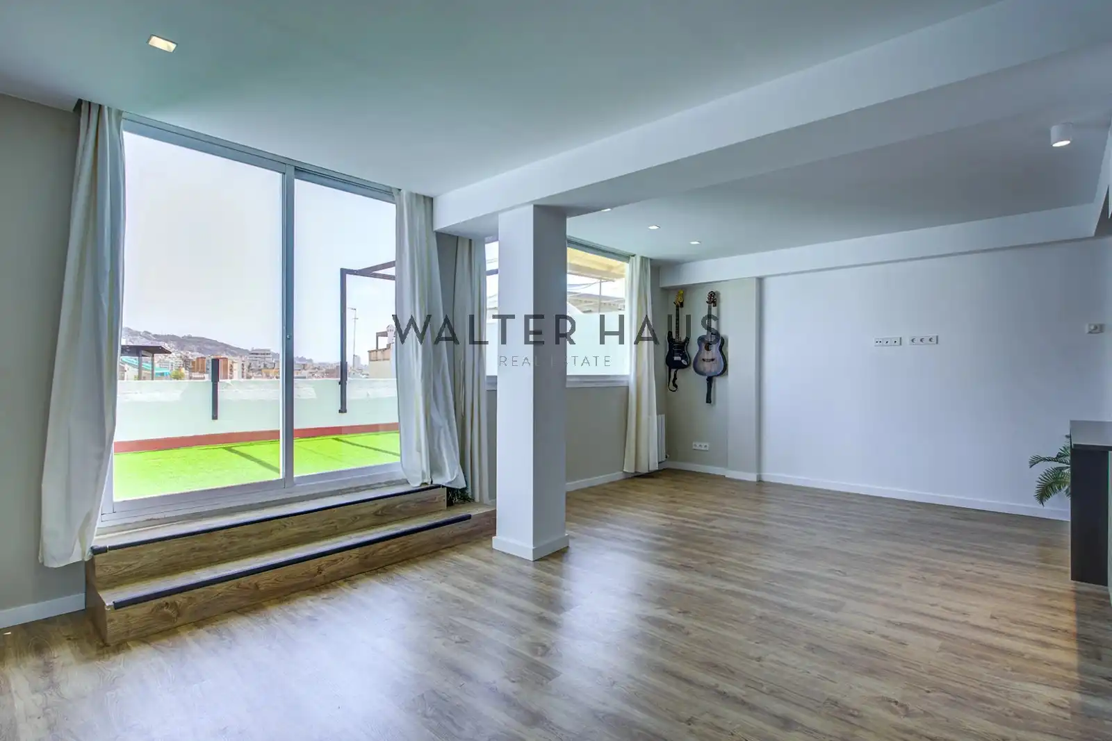 Attic for sale in Barcelona  with Air Conditioner, Terrace and Balcony