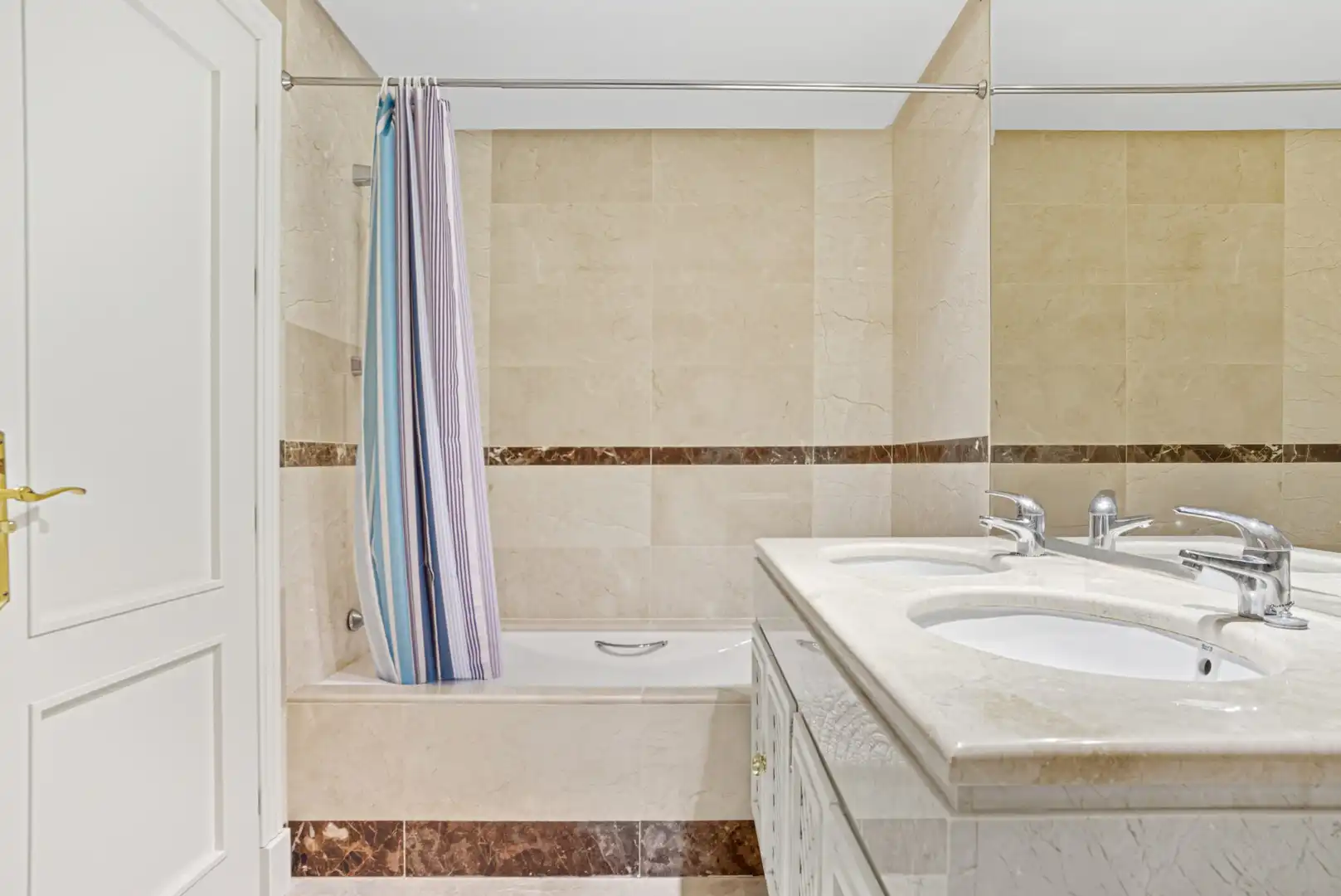 Wohnung mit Pool zum Verkauf in Nueva Andalucía, imagen 22