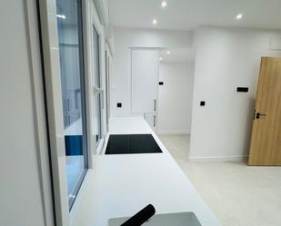 Cuina de Apartament de lloguer en Oviedo  amb Calefacció