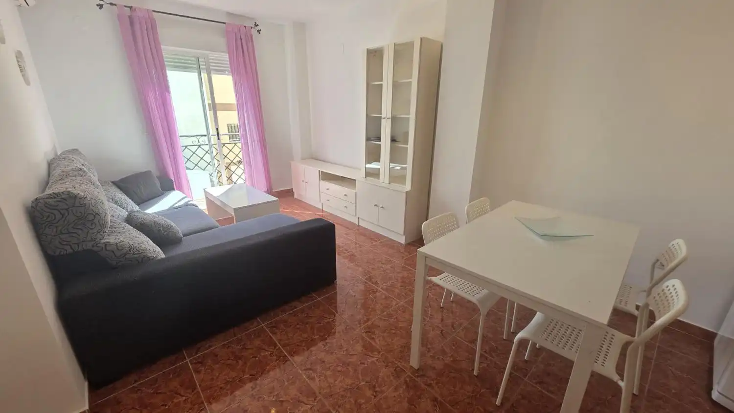 Wohnung zur Miete in Mulhacen, Aljomahima - Ermita