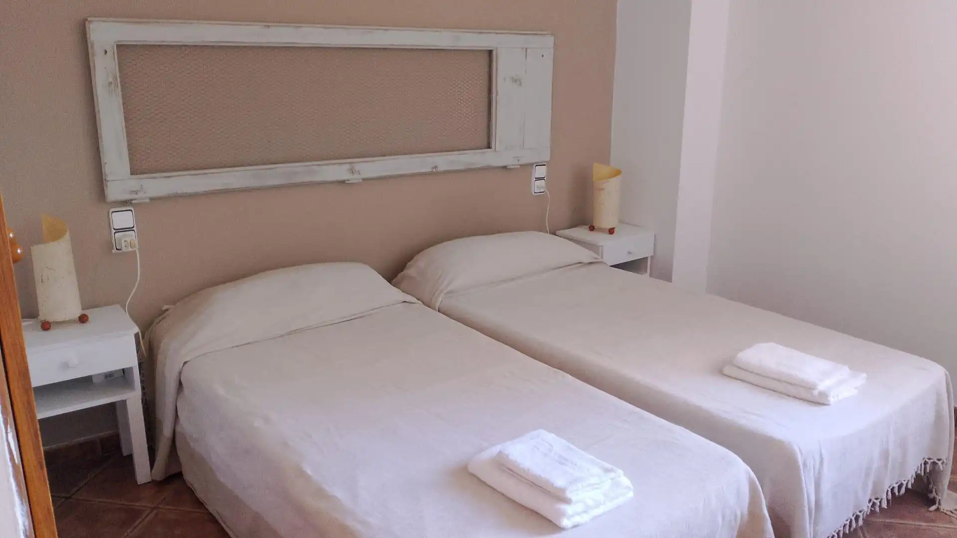 Schlafzimmer von Country house zum Verkauf in Porqueres mit Heizung, Privatgarten und Ofen