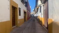 Vista exterior de Casa o xalet en venda en  Córdoba Capital amb Terrassa i Balcó