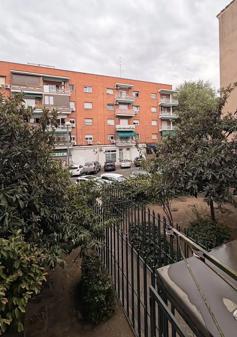 Vista exterior de Piso en venta en Carabanchel