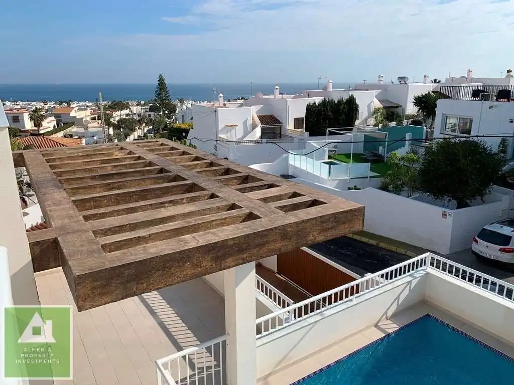 Casa con piscina in vendita a El Palmeral, imagen 3