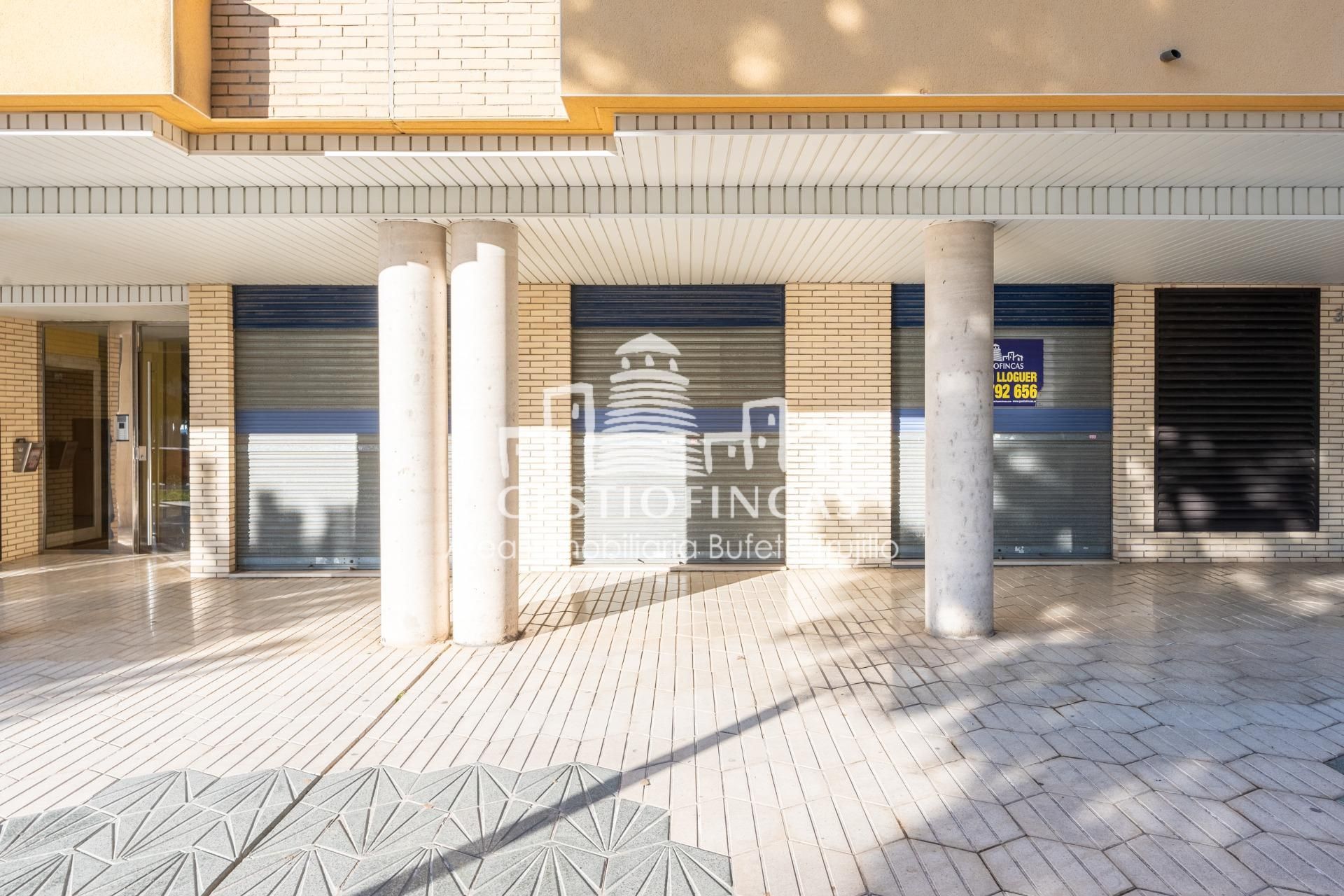 Geschaftsraum zur Miete in Port - Horta de Santa María