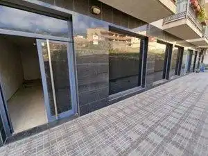 Locale commerciale in vendita a Casco Urbano, imagen 2