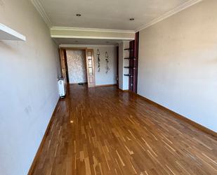Sala d'estar de Pis de lloguer en Soutomaior amb Parquet, Traster i Forn