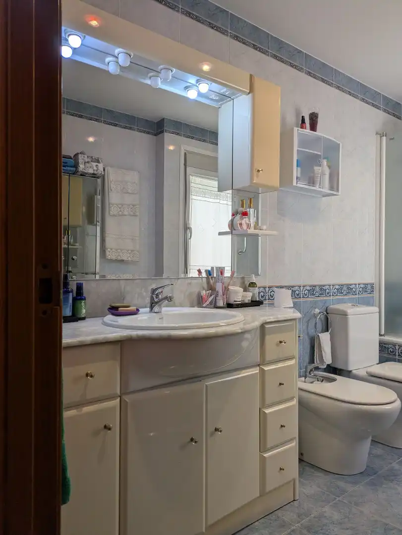 Bathroom of Flat for sale in Monzón  with Air Conditioner, Heating and Terrace