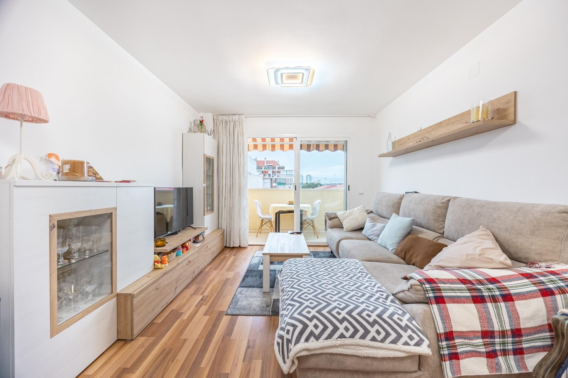 Sala d'estar de Apartament en venda en Benidorm amb Aire condicionat, Calefacció i Terrassa