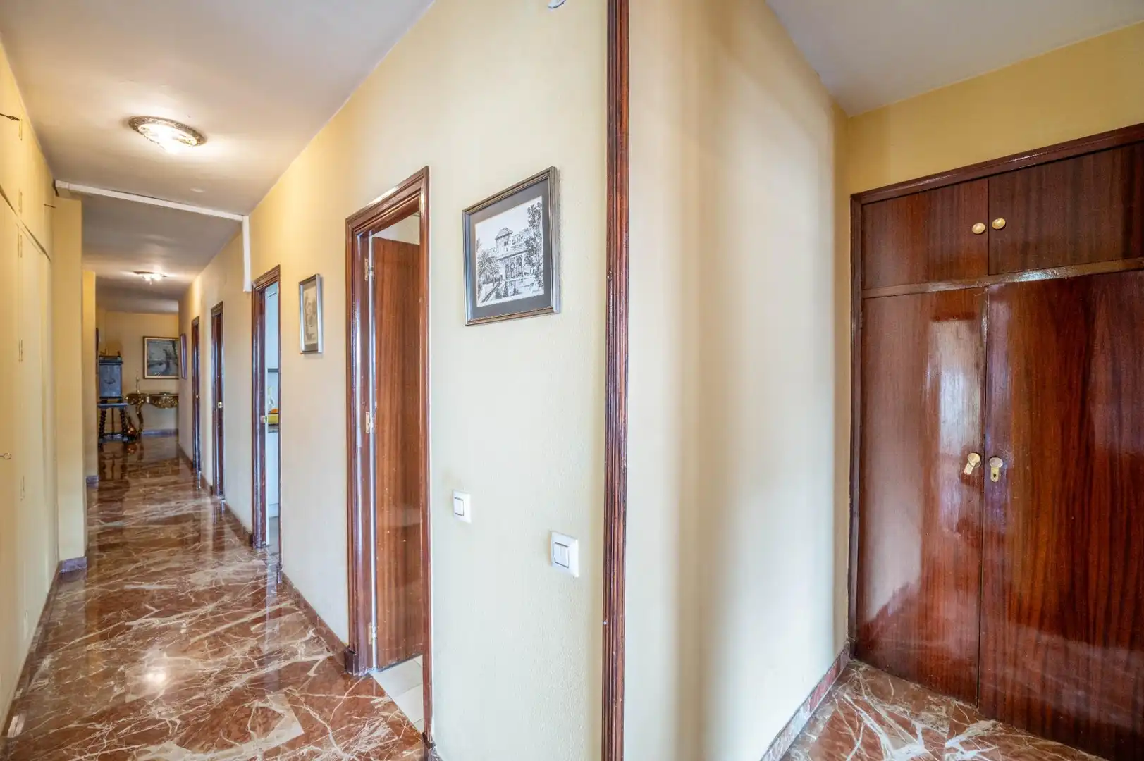 Piso en venta en Granada con Terraza, Trastero y Balcón