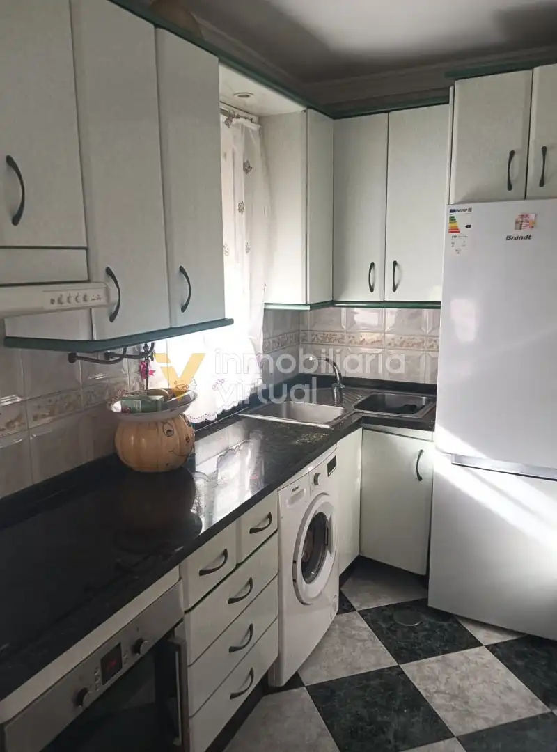 Piso con terraza en venta en Calle Almazán, imagen 2