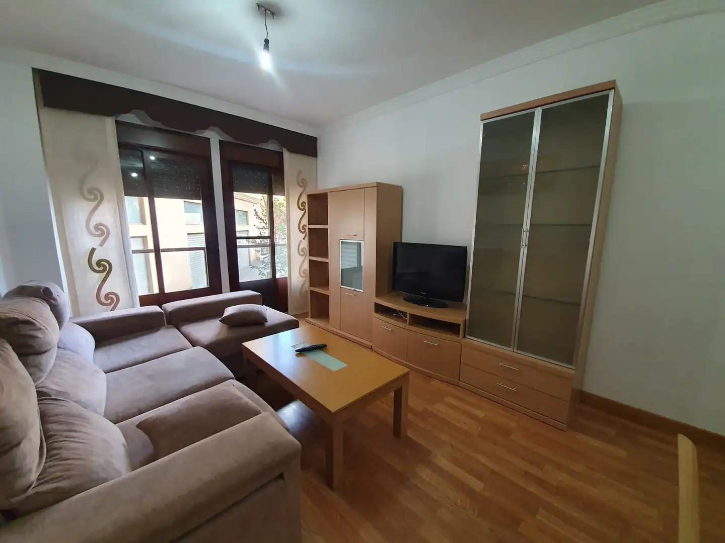 Sala de estar de Piso de alquiler en Guadix con Aire acondicionado, Calefacción y Trastero