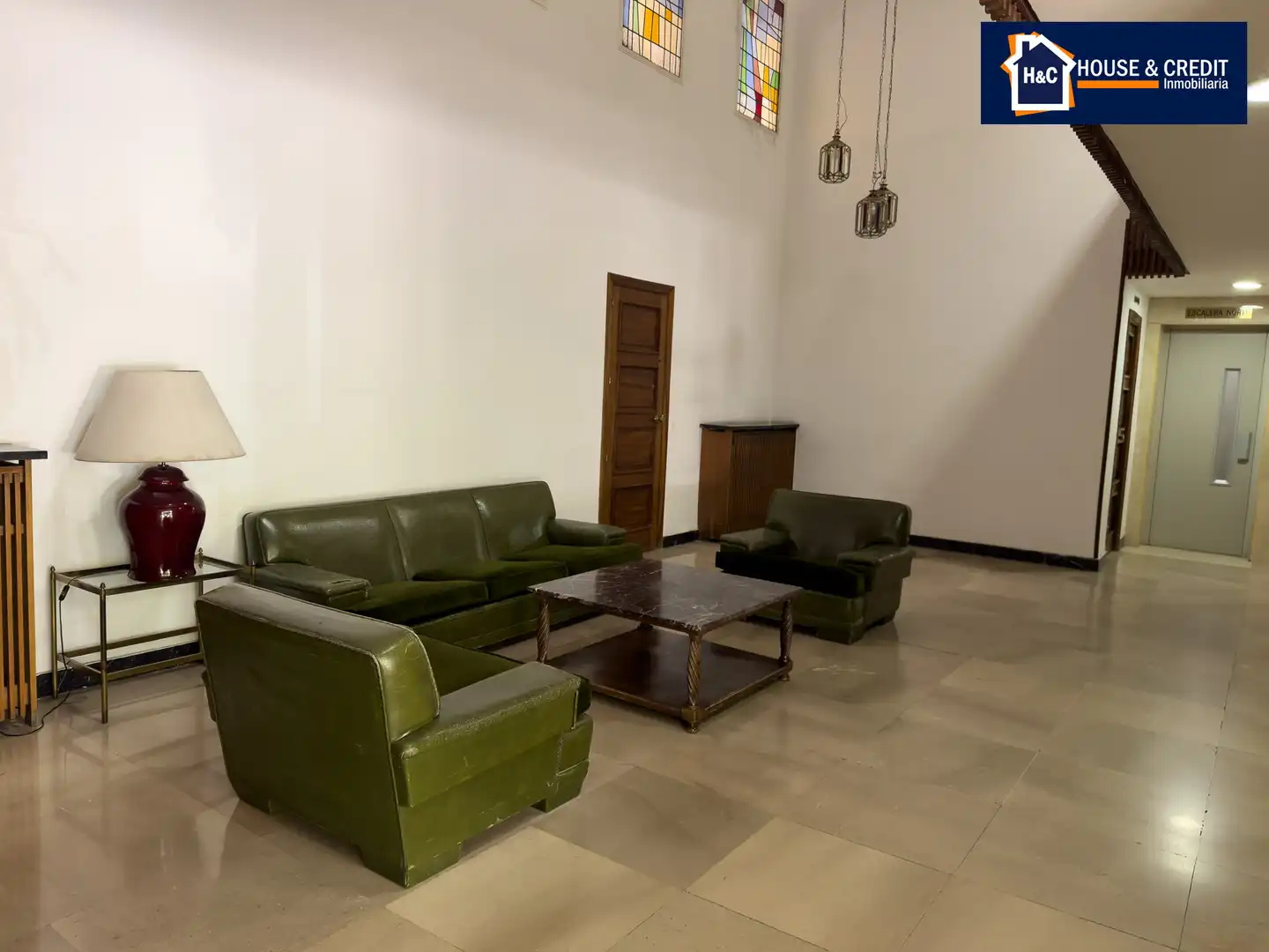 Sala d'estar de Oficina de lloguer en Madrid amb Aire condicionat, Calefacció i Internet