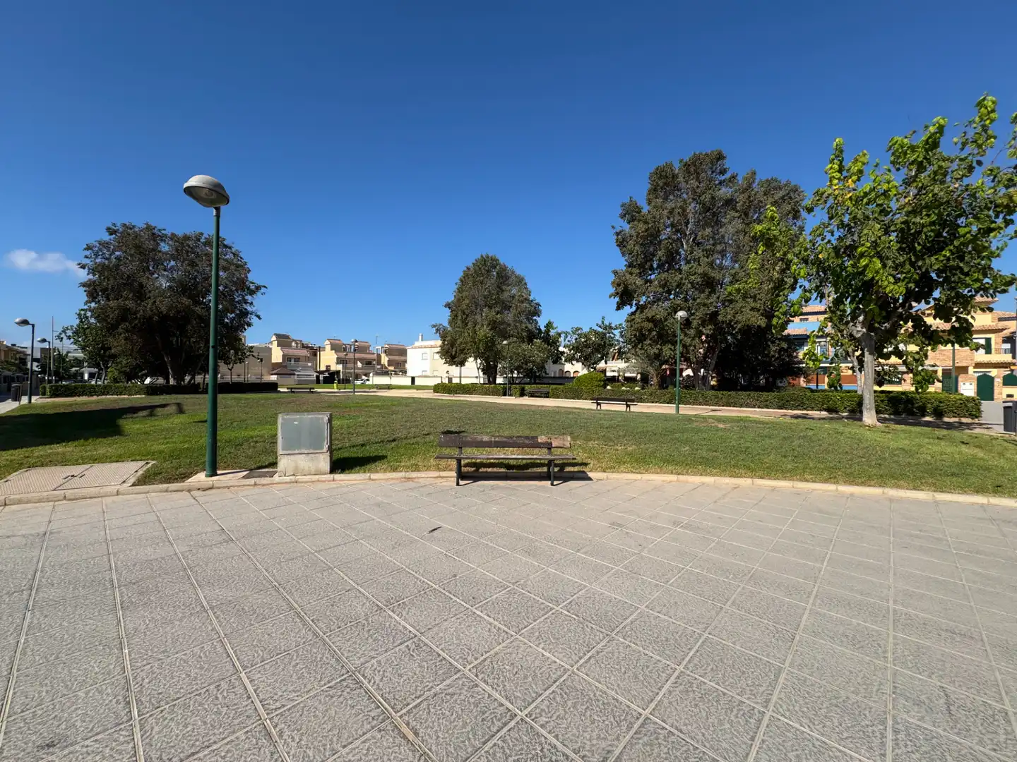 Vista exterior de Casa adosada en venda en Pilar de la Horadada amb Aire condicionat, Jardí privat i Terrassa