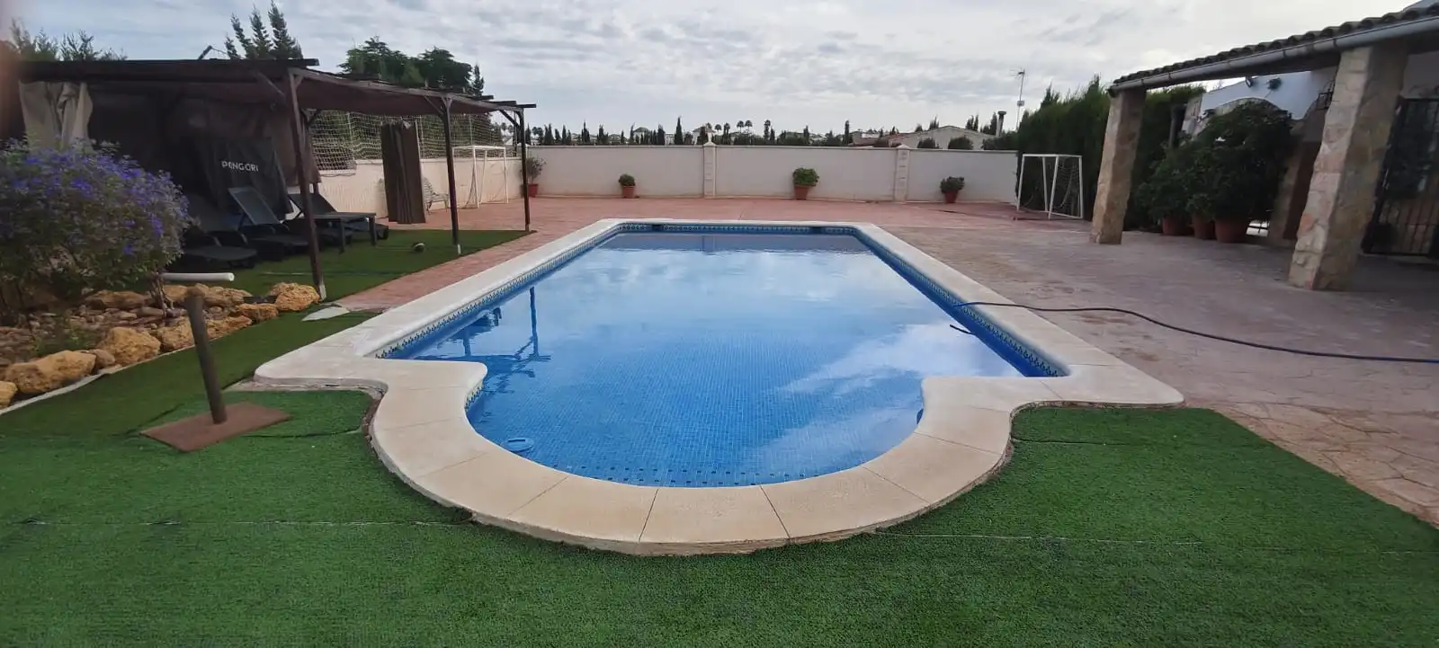 Piscina de Finca rústica en venta en Cañada Rosal, Sevilla