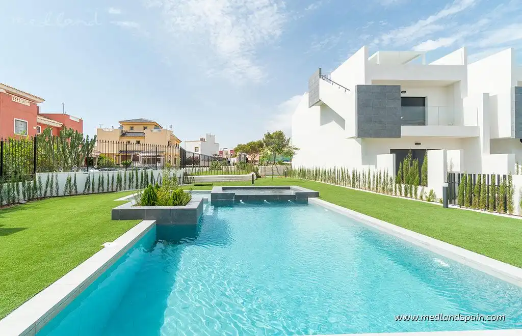 Piscina de Apartamento en venta en Torrevieja con Jardín privado, Terraza y Piscina comunitaria