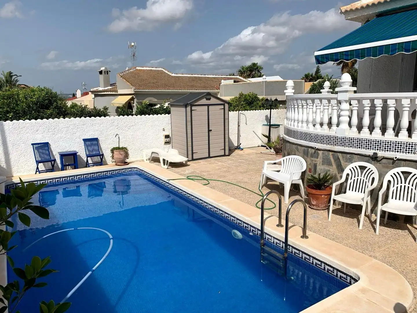 Piscina de Casa adosada en venda en Torrevieja amb Aire condicionat, Calefacció i Terrassa