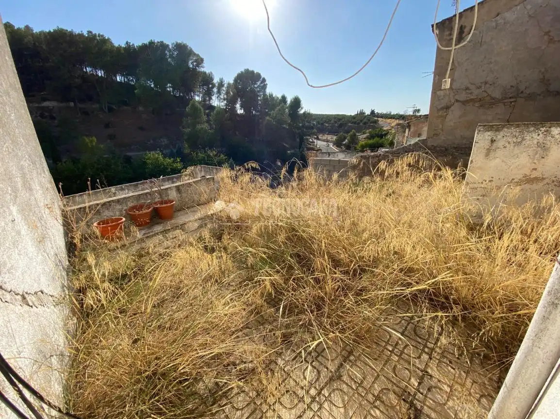 Casa adosada en venta en Torredonjimeno