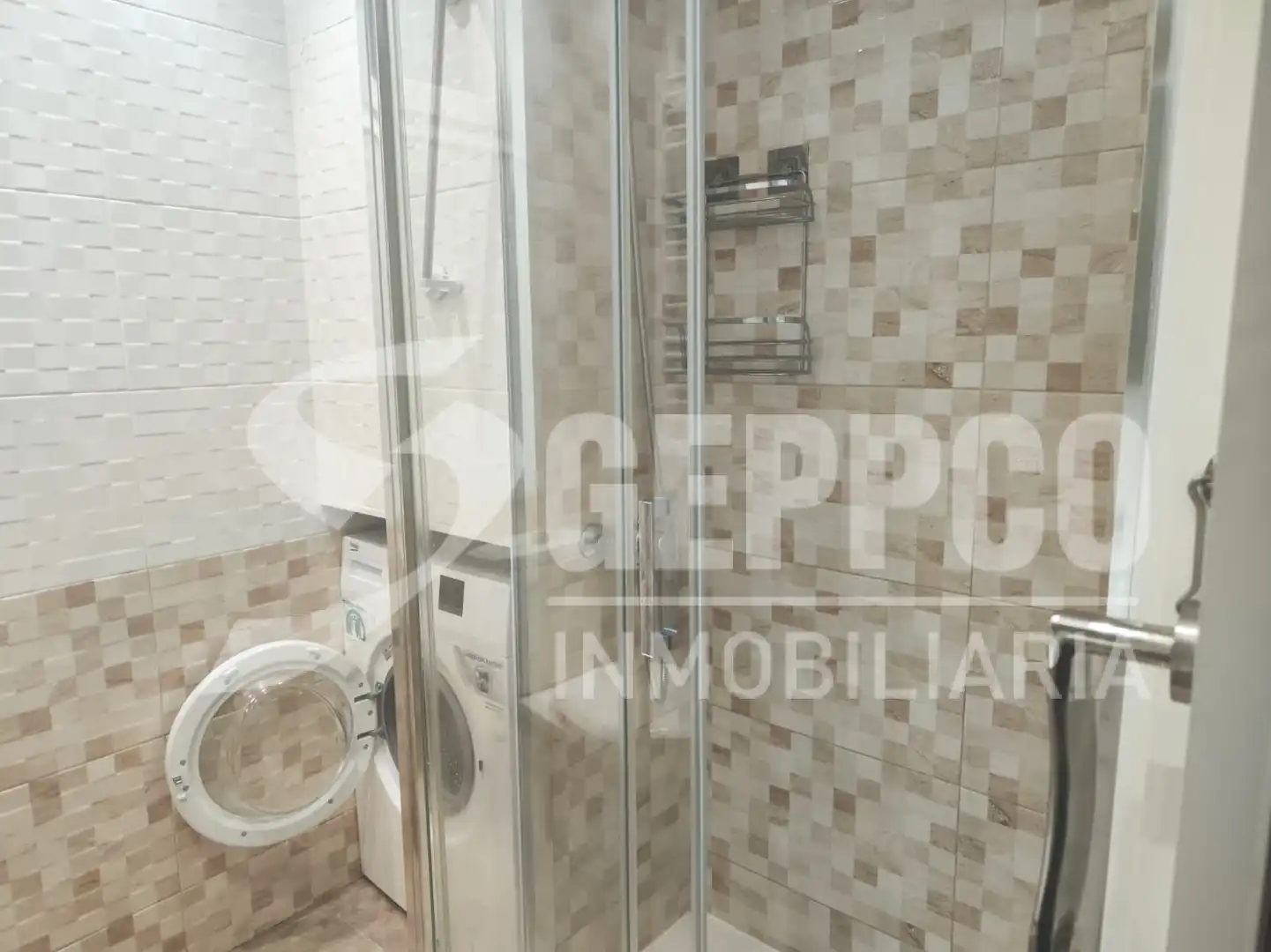 Bathroom of Flat for rent in Madrid  with Furnished