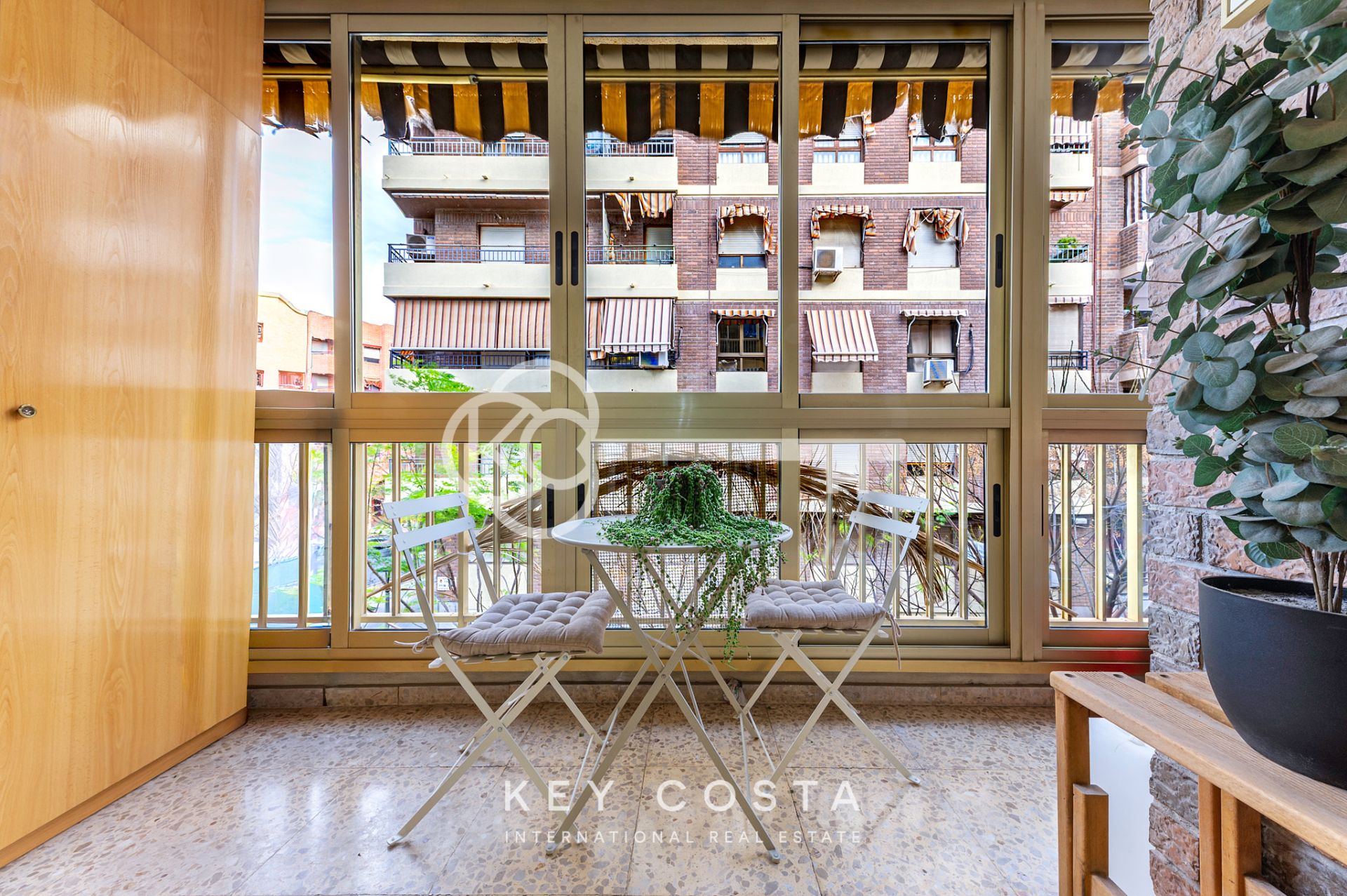 Vista exterior de Pis en venda en Alicante / Alacant amb Aire condicionat, Calefacció i Forn