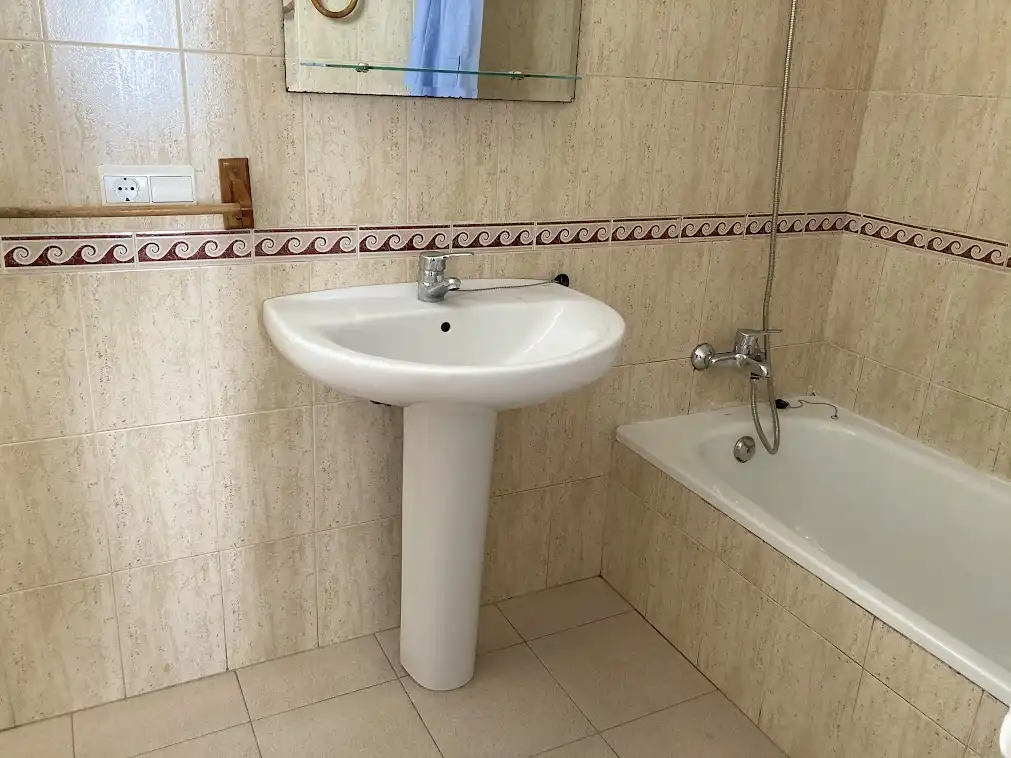 Badezimmer von Wohnung zur Miete in Los Barrios mit Möbliert