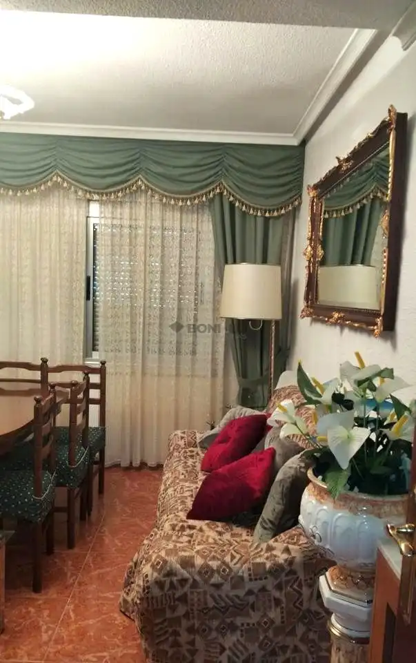 Habitación de Planta baja de alquiler en Utrillas con Calefacción y Amueblado