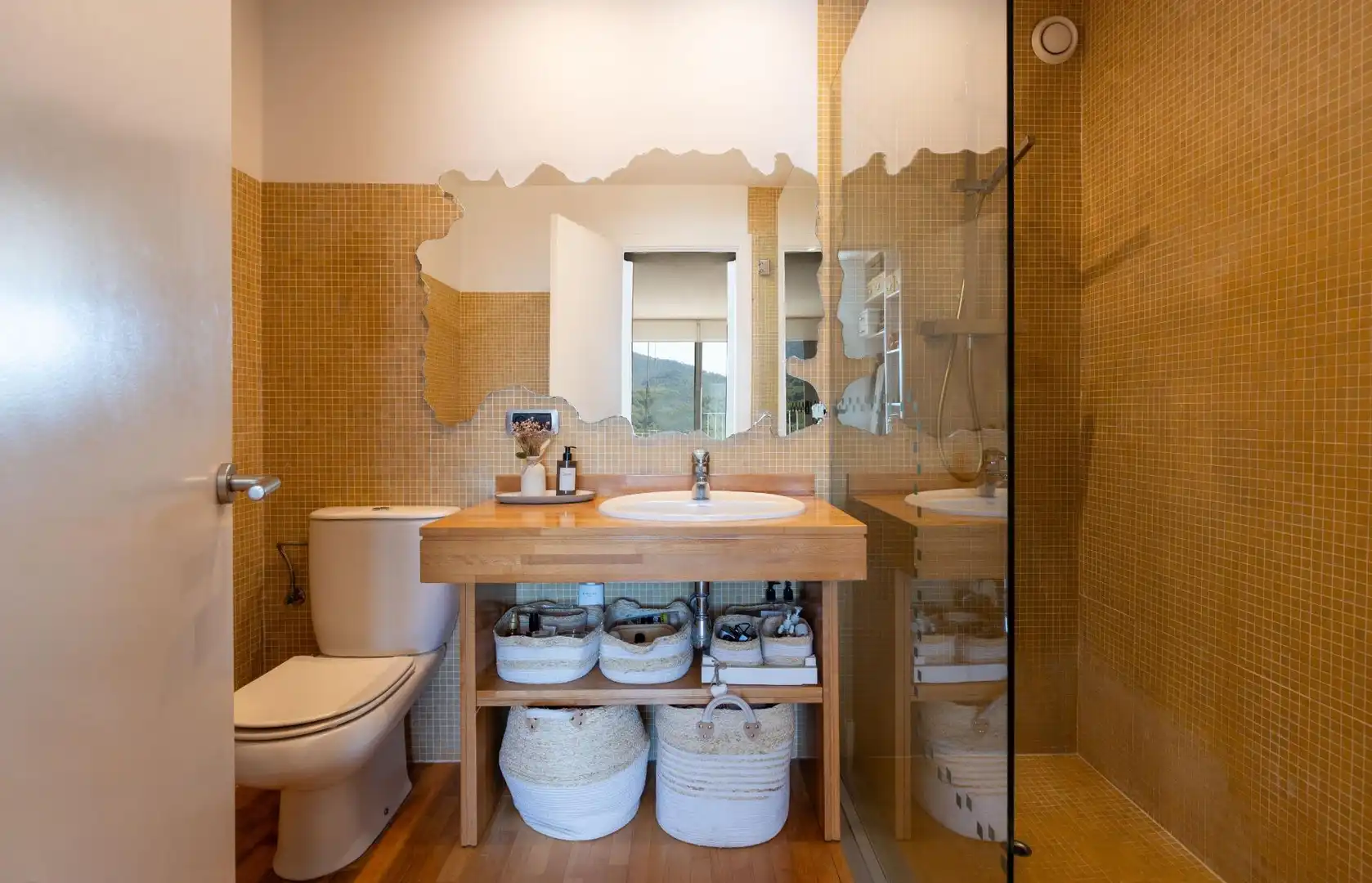 Badezimmer von Haus oder Chalet zum Verkauf in Viladecavalls mit Privatgarten, Terrasse und Abstellraum