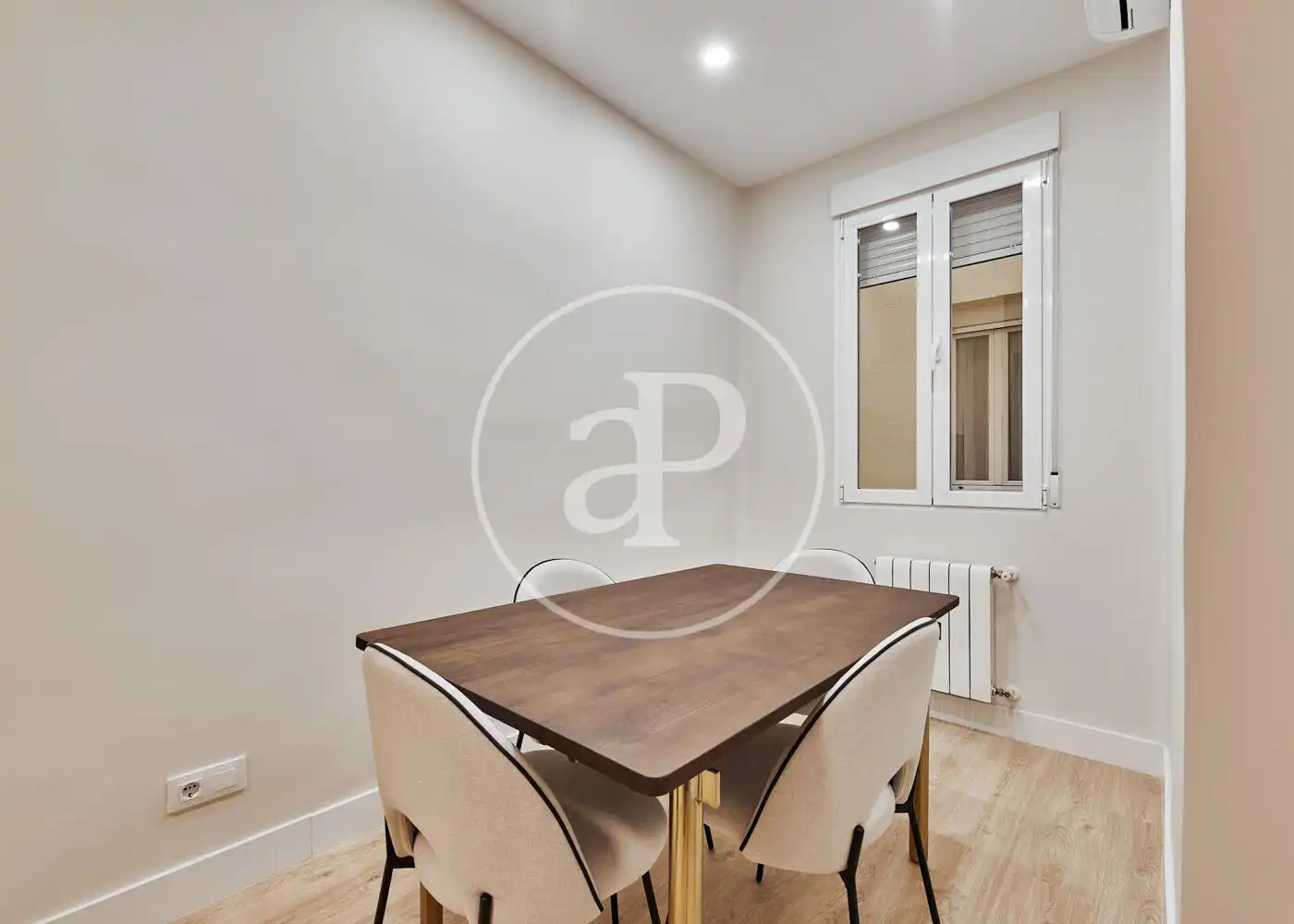 Dining room of Flat for sale in Madrid  with Air Conditioner, Heating and Furnished