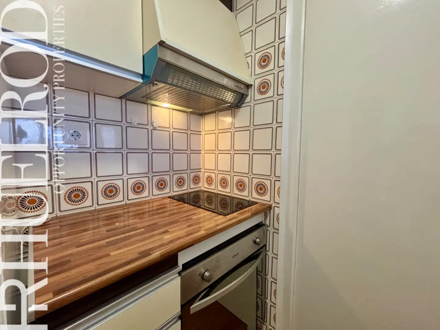 Küche von Dachboden zum Verkauf in Calella mit Terrasse, Ofen und Internet