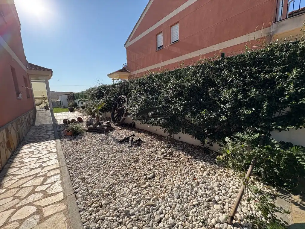 Jardín de Casa o chalet en venta en Arapiles con Calefacción, Jardín privado y Trastero