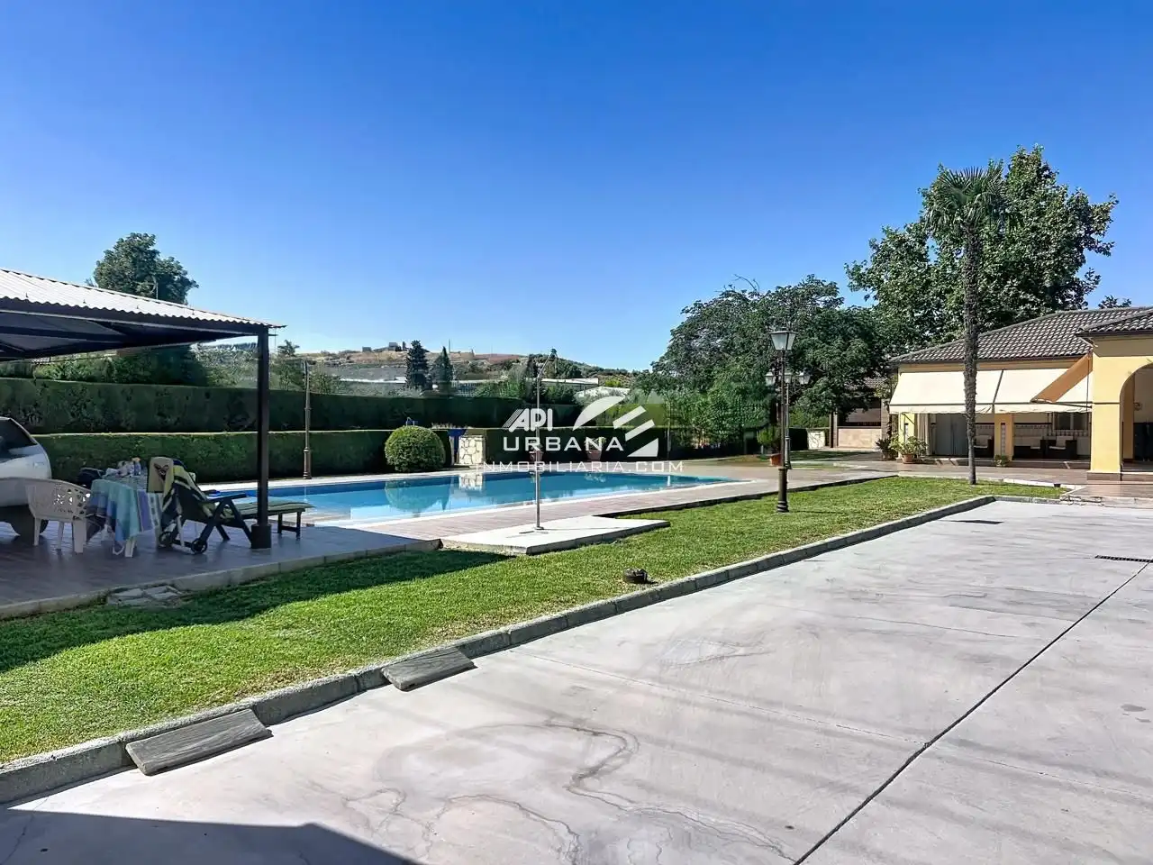 Piscina de Casa o xalet en venda en Lucena amb Aire condicionat i Piscina