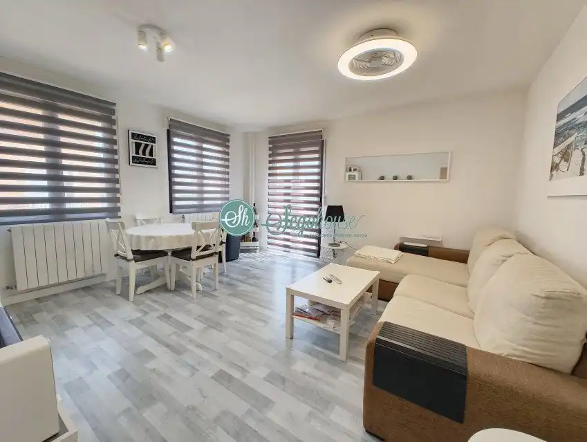 Sala de estar de Piso en venta en Torrecaballeros con Calefacción, Terraza y Amueblado